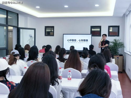 热烈欢迎宁波大学潘天寿建筑与艺术设计学院师生走进坤晨交流研讨